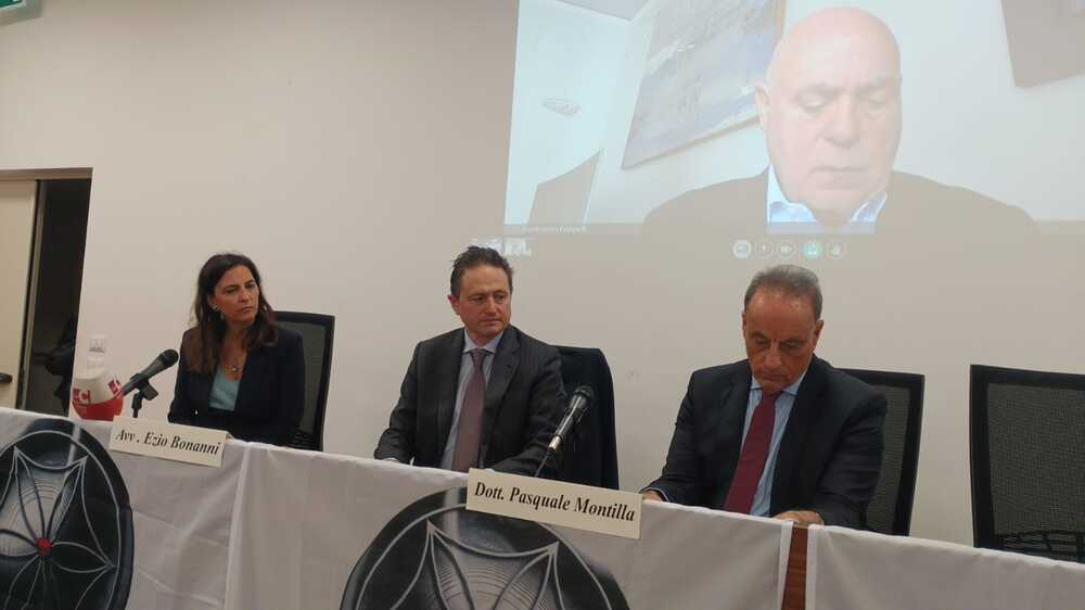 Amianto e altri cancerogeni, un momento del convegno con il Sottosegr. Eulalia Micheli e il Dott. Pasquale Montilla